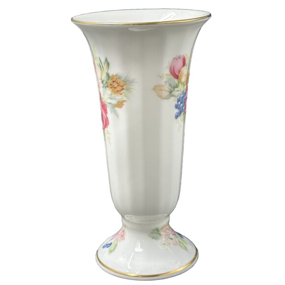 Vintage Mikasa Floral Bone China Vase with Gold Rim made in Japan 6.25 In Tall - Picture 2 of 6